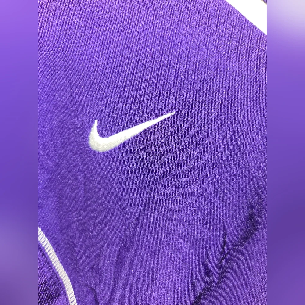 Nike Dri-Fit Women's Purple Short Sleeve Athletic Top M (8-10) - Picture 5 of 10
